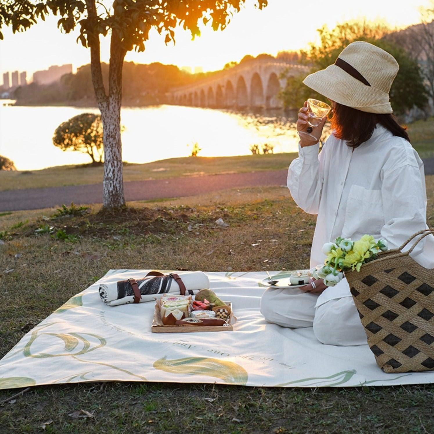 Momo - Tulip Waterproof Picnic Mat-Outdoor- A Bit Sleepy | Homedecor Concept Store